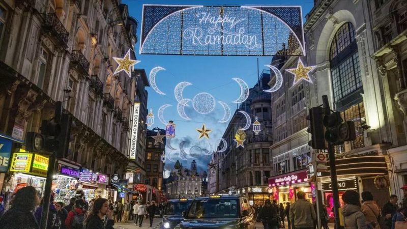 تزين شوارع لندن احتفالاً بقدوم شهر رمضان